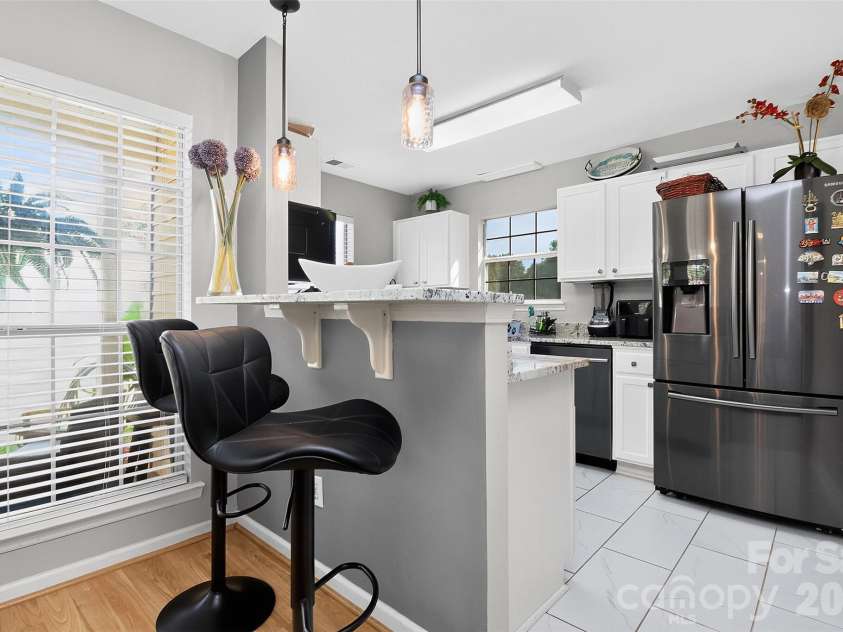5906 Country Walk Drive, Charlotte, NC 28212.  MLS# CAR4427646, YatesRealty ID 53095. 