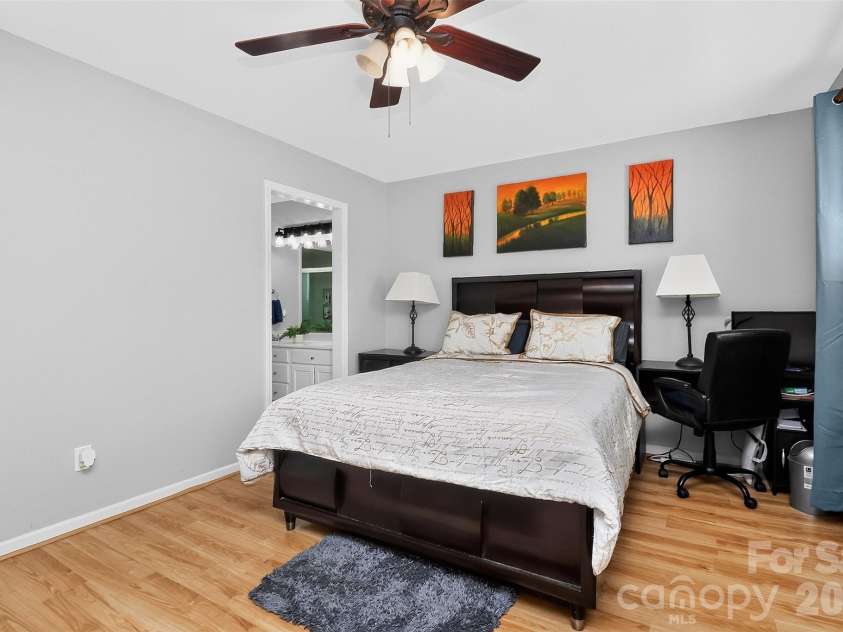 5906 Country Walk Drive, Charlotte, NC 28212.  MLS# CAR4427646, YatesRealty ID 53095. 