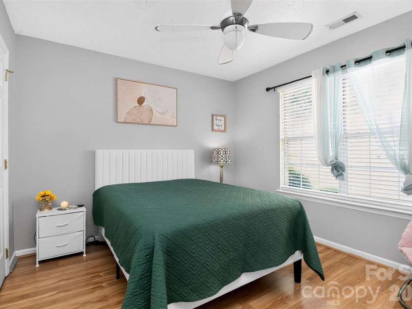 5906 Country Walk Drive, Charlotte, NC 28212.  MLS# CAR4427646, YatesRealty ID 53095. 