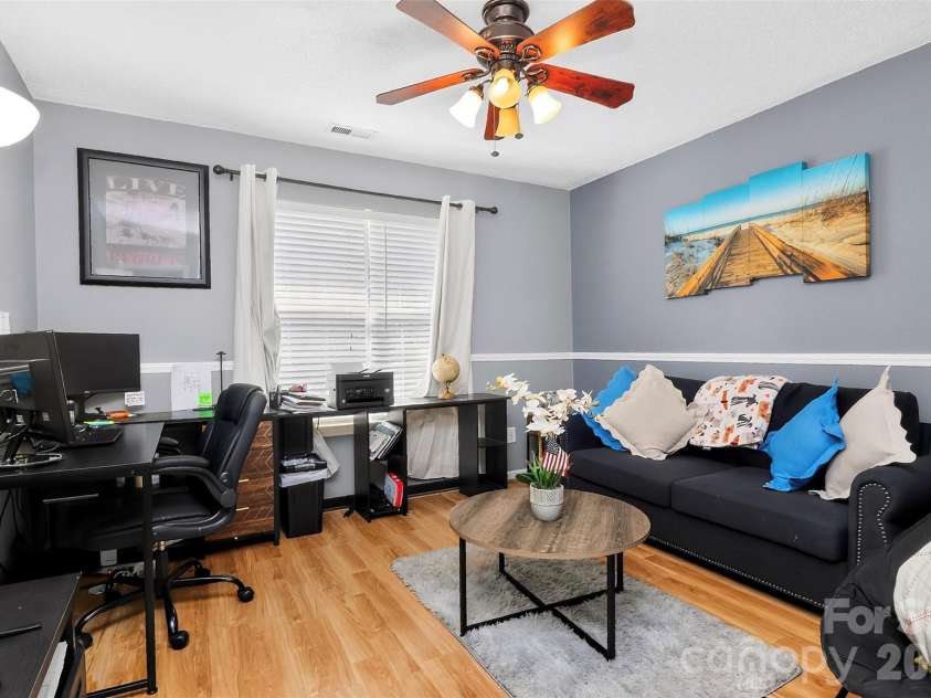 5906 Country Walk Drive, Charlotte, NC 28212.  MLS# CAR4427646, YatesRealty ID 53095. 