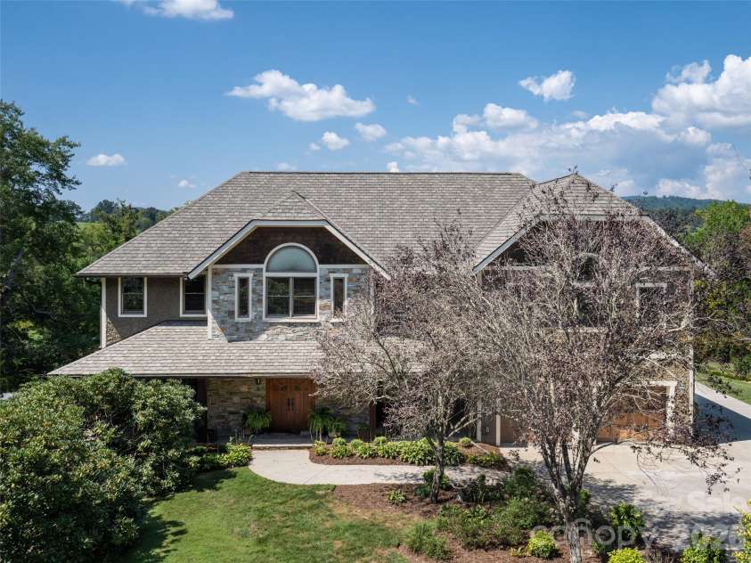 3 Blue Heron Drive, Fletcher, NC 28732.  MLS# CAR4423968, YatesRealty ID 53098. 