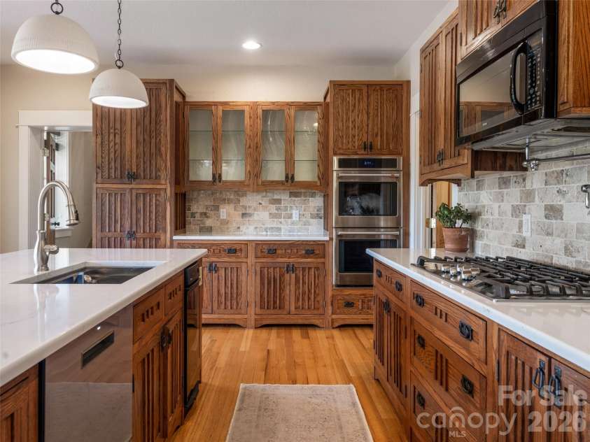 3 Blue Heron Drive, Fletcher, NC 28732.  MLS# CAR4423968, YatesRealty ID 53098. 