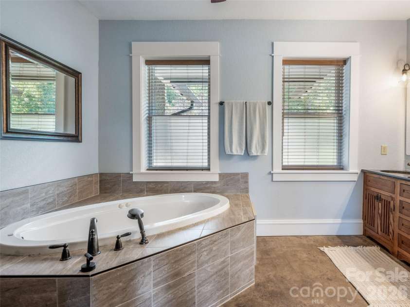 3 Blue Heron Drive, Fletcher, NC 28732.  MLS# CAR4423968, YatesRealty ID 53098. 