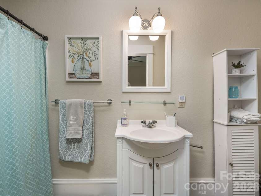 3 Blue Heron Drive, Fletcher, NC 28732.  MLS# CAR4423968, YatesRealty ID 53098. 