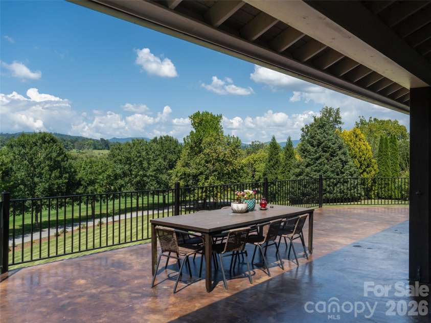 3 Blue Heron Drive, Fletcher, NC 28732.  MLS# CAR4423968, YatesRealty ID 53098. 