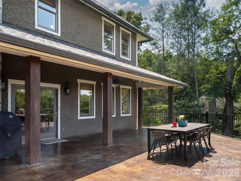 3 Blue Heron Drive, Fletcher, NC 28732.  MLS# CAR4423968, YatesRealty ID 53098. 