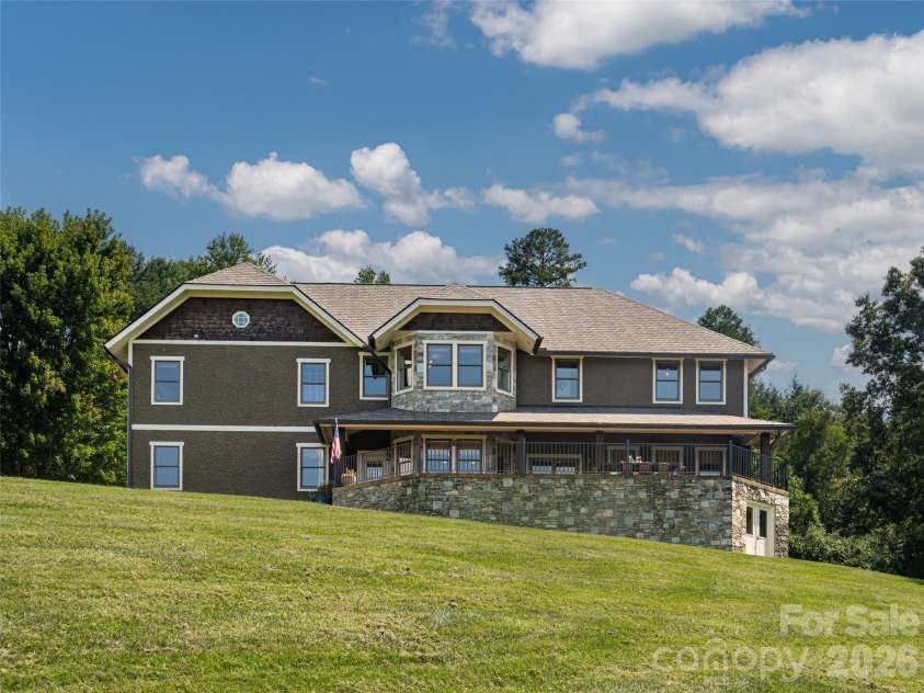 3 Blue Heron Drive, Fletcher, NC 28732.  MLS# CAR4423968, YatesRealty ID 53098. 