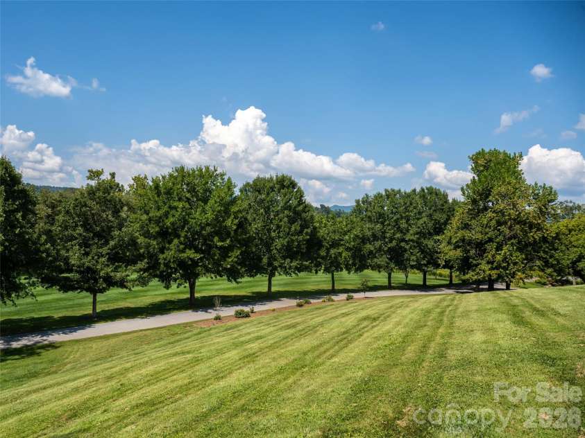 3 Blue Heron Drive, Fletcher, NC 28732.  MLS# CAR4423968, YatesRealty ID 53098. 