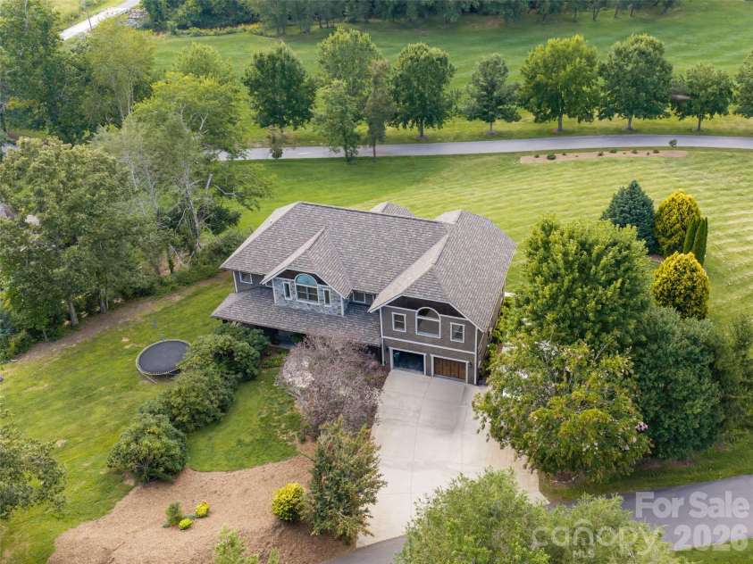 3 Blue Heron Drive, Fletcher, NC 28732.  MLS# CAR4423968, YatesRealty ID 53098. 