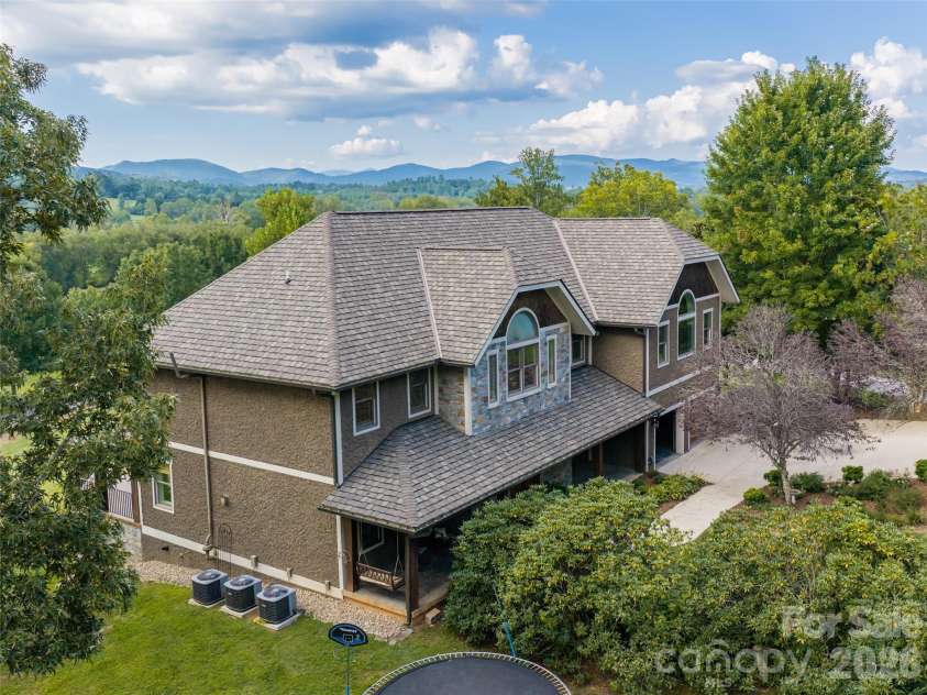 3 Blue Heron Drive, Fletcher, NC 28732.  MLS# CAR4423968, YatesRealty ID 53098. 