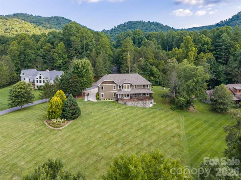 3 Blue Heron Drive, Fletcher, NC 28732.  MLS# CAR4423968, YatesRealty ID 53098. 