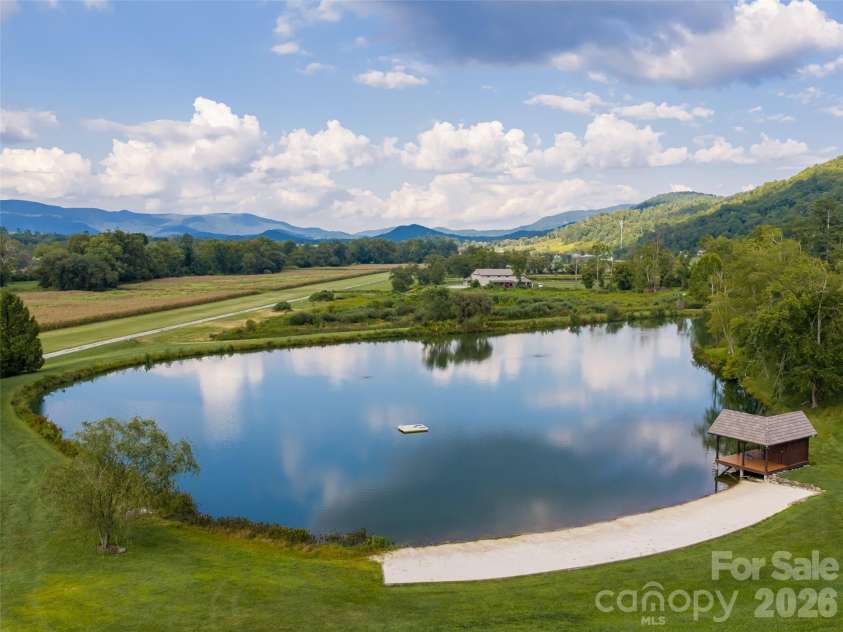 3 Blue Heron Drive, Fletcher, NC 28732.  MLS# CAR4423968, YatesRealty ID 53098. 