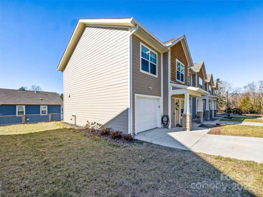 1214 Pauline Trail Drive, Arden, NC 28704.  MLS# CAR4213372, YatesRealty ID 531. 