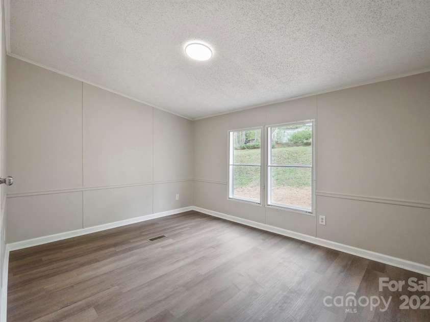 102 Lansdale Avenue, Lincolnton, NC 28092.  MLS# CAR4242601, YatesRealty ID 5310. 