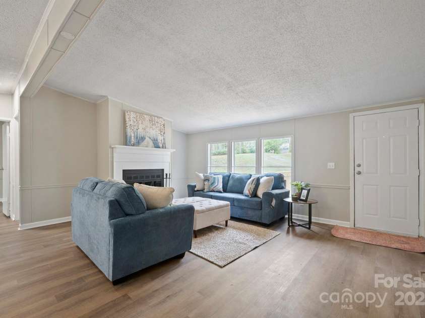 102 Lansdale Avenue, Lincolnton, NC 28092.  MLS# CAR4242601, YatesRealty ID 5310. 