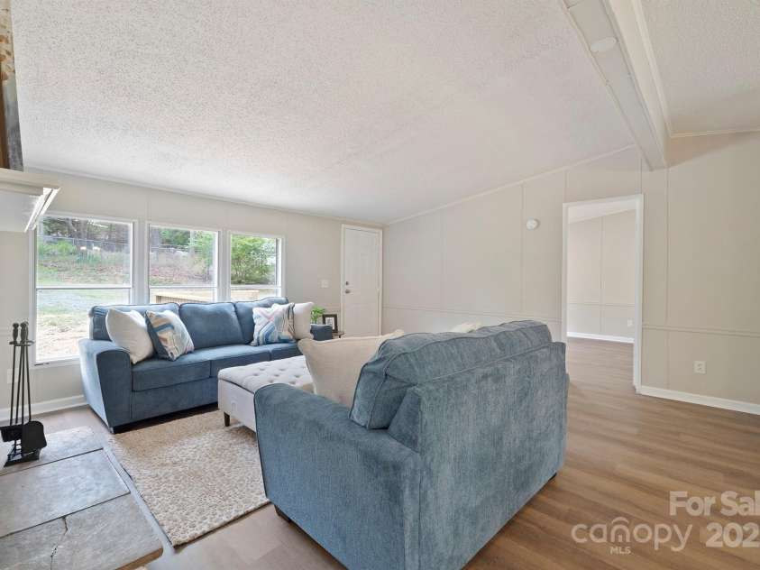 102 Lansdale Avenue, Lincolnton, NC 28092.  MLS# CAR4242601, YatesRealty ID 5310. Living room