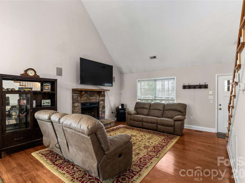 1890 Davis Circle, Clover, SC 29710.  MLS# CAR4359523, YatesRealty ID 5310. 