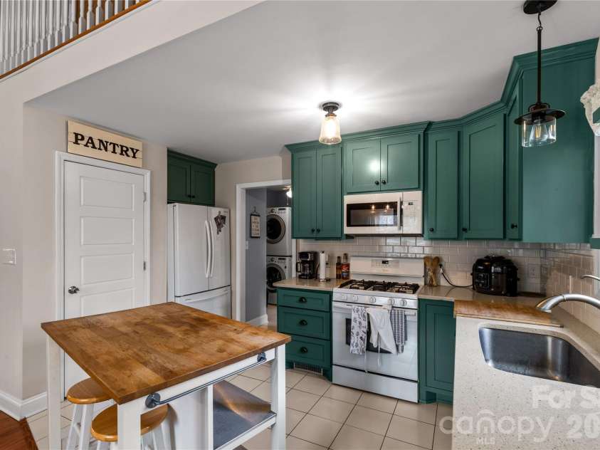 1890 Davis Circle, Clover, SC 29710.  MLS# CAR4359523, YatesRealty ID 5310. 