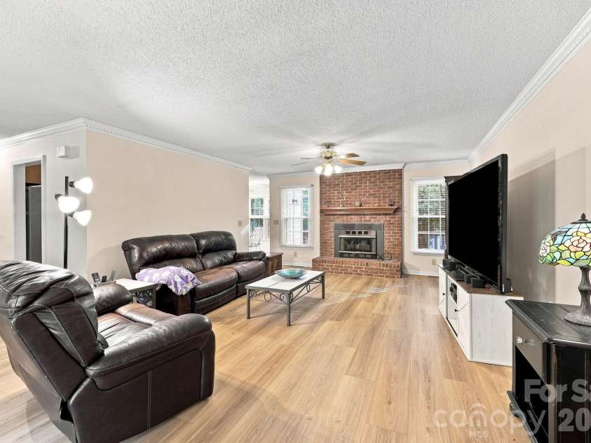 303 Deerfield Circle, Salisbury, NC 28147.  MLS# CAR4428608, YatesRealty ID 53100. 