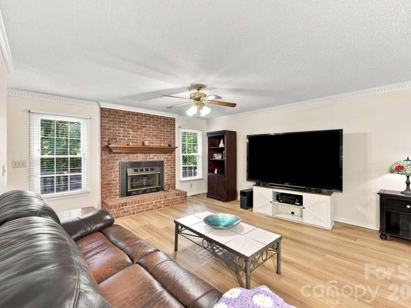 303 Deerfield Circle, Salisbury, NC 28147.  MLS# CAR4428608, YatesRealty ID 53100. 