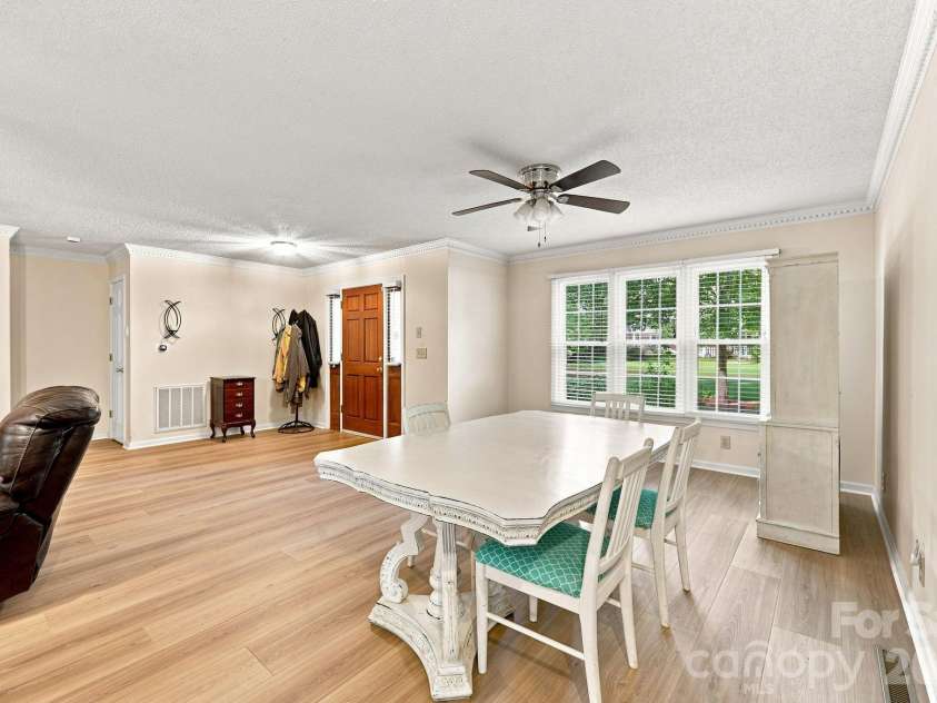 303 Deerfield Circle, Salisbury, NC 28147.  MLS# CAR4428608, YatesRealty ID 53100. 