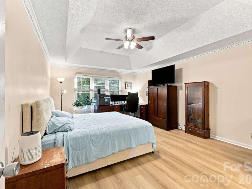 303 Deerfield Circle, Salisbury, NC 28147.  MLS# CAR4428608, YatesRealty ID 53100. 