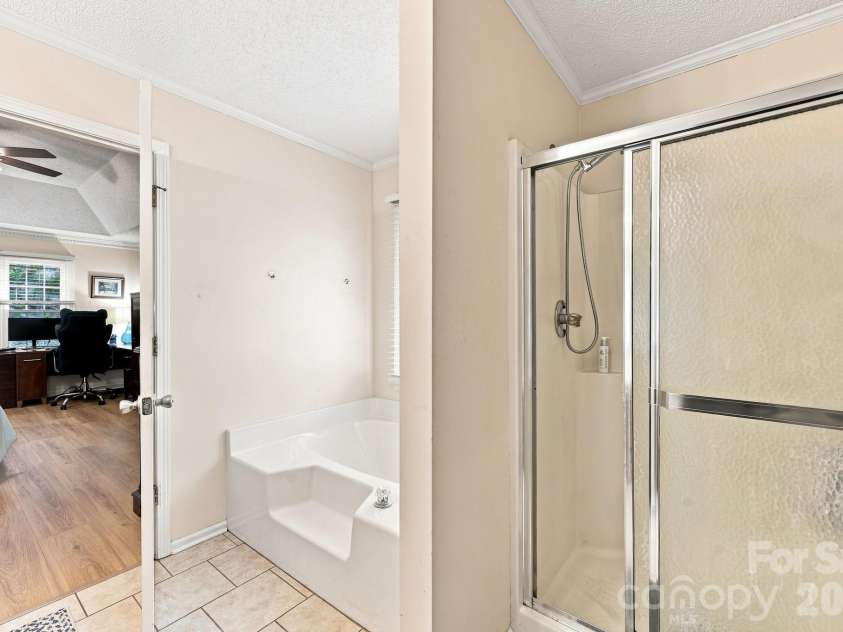 303 Deerfield Circle, Salisbury, NC 28147.  MLS# CAR4428608, YatesRealty ID 53100. 