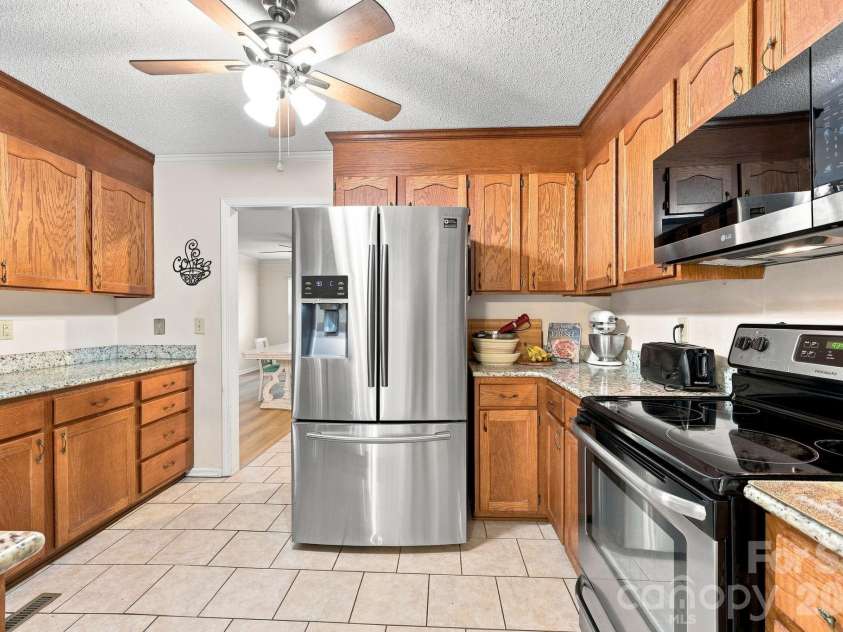 303 Deerfield Circle, Salisbury, NC 28147.  MLS# CAR4428608, YatesRealty ID 53100. 