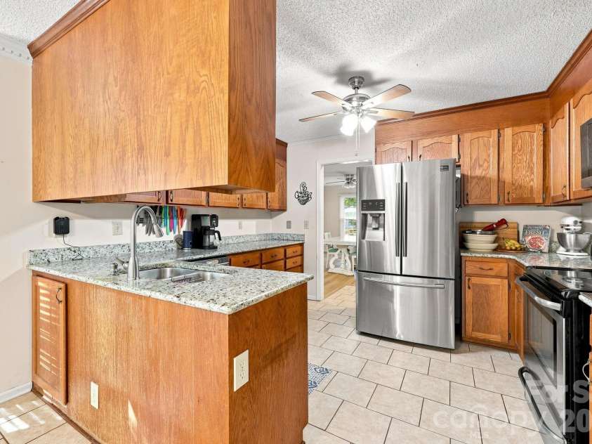 303 Deerfield Circle, Salisbury, NC 28147.  MLS# CAR4428608, YatesRealty ID 53100. 