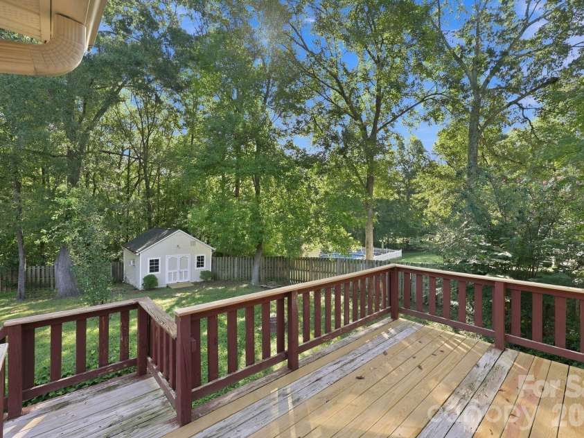 303 Deerfield Circle, Salisbury, NC 28147.  MLS# CAR4428608, YatesRealty ID 53100. 
