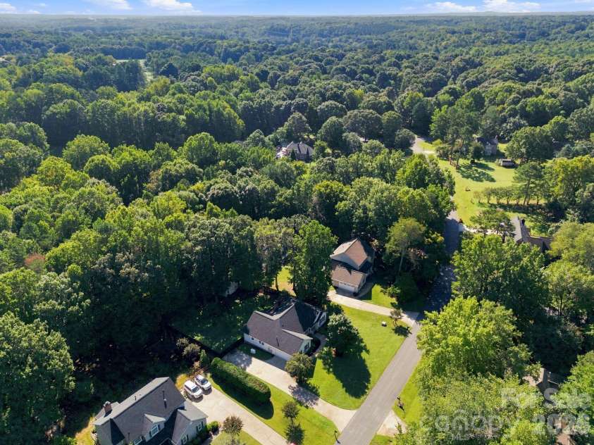 303 Deerfield Circle, Salisbury, NC 28147.  MLS# CAR4428608, YatesRealty ID 53100. 