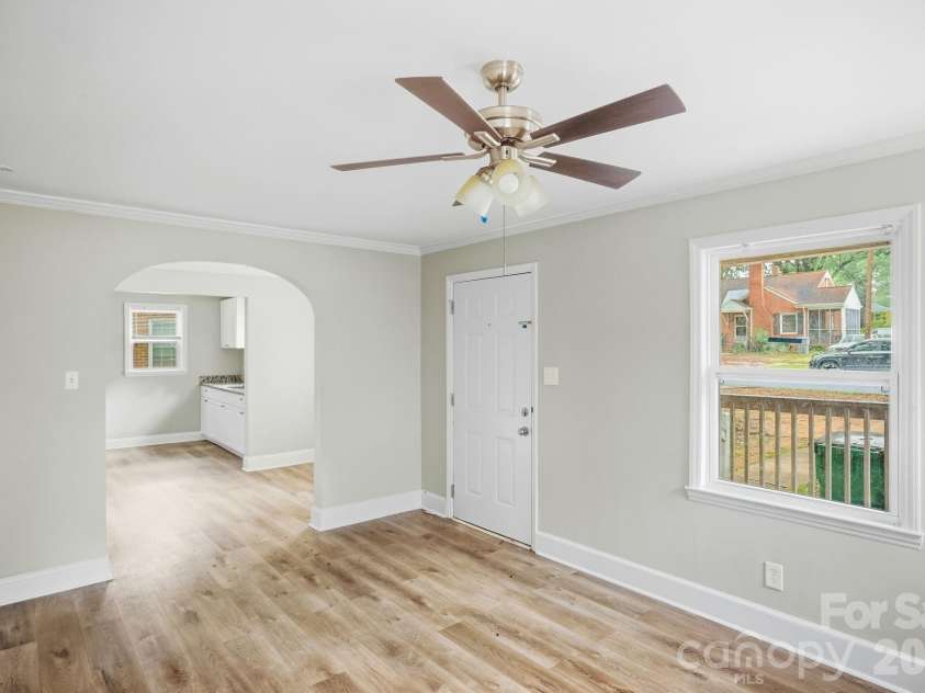 3129 Mathis Drive, Charlotte, NC 28208.  MLS# CAR4428061, YatesRealty ID 53101. 
