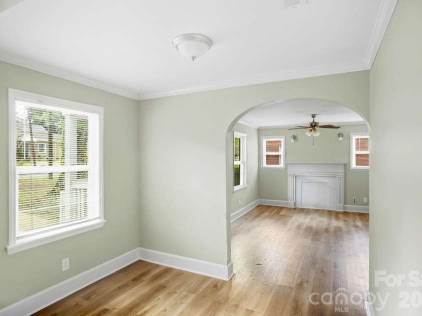 3129 Mathis Drive, Charlotte, NC 28208.  MLS# CAR4428061, YatesRealty ID 53101. 