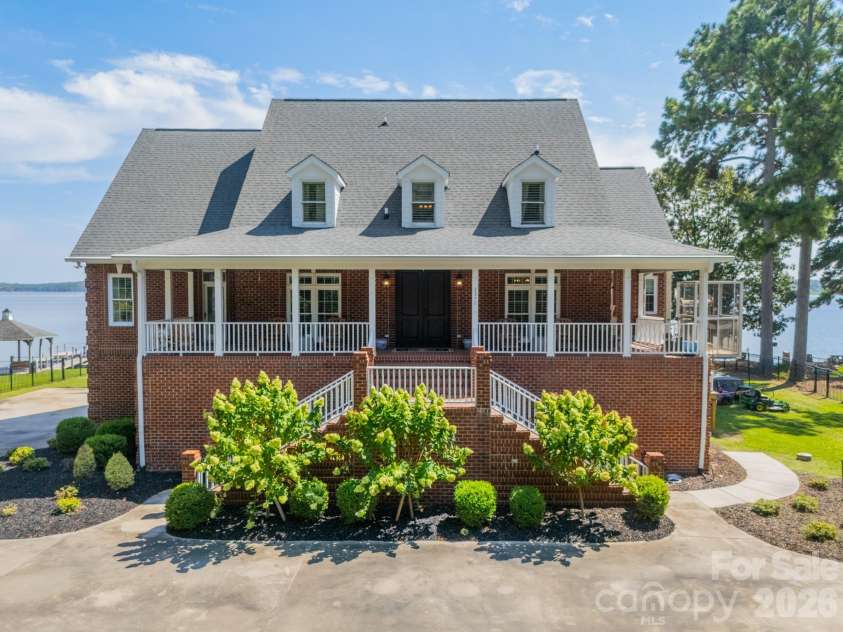 2370 Anns Loop, Liberty Hill, SC 29074.  MLS# CAR4420122, YatesRealty ID 53103. 