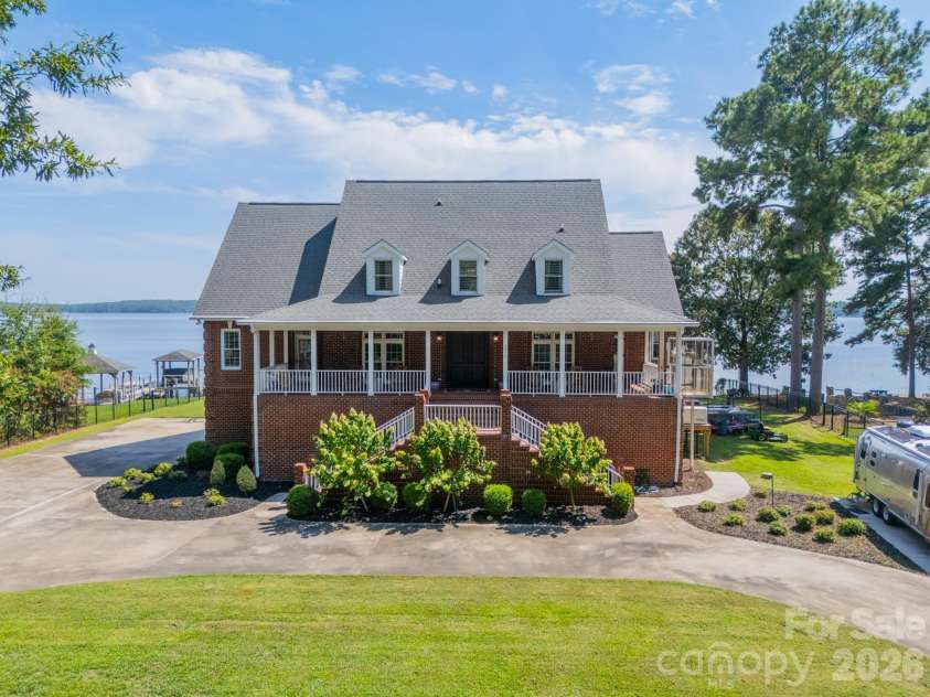2370 Anns Loop, Liberty Hill, SC 29074.  MLS# CAR4420122, YatesRealty ID 53103. 