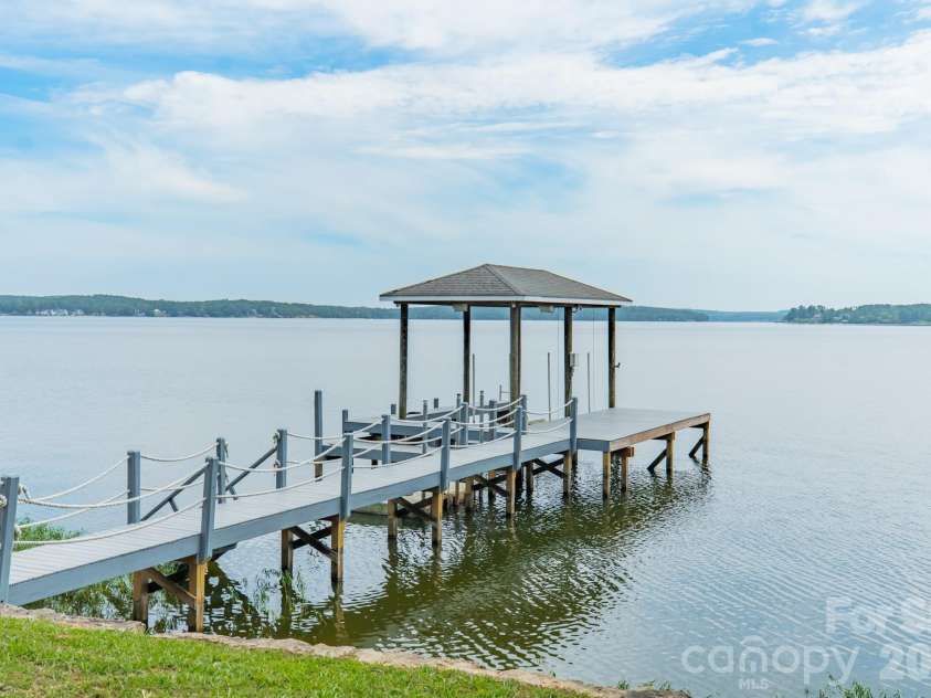 2370 Anns Loop, Liberty Hill, SC 29074.  MLS# CAR4420122, YatesRealty ID 53103. 