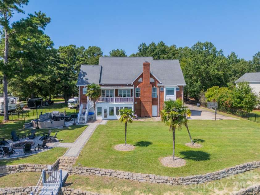 2370 Anns Loop, Liberty Hill, SC 29074.  MLS# CAR4420122, YatesRealty ID 53103. 