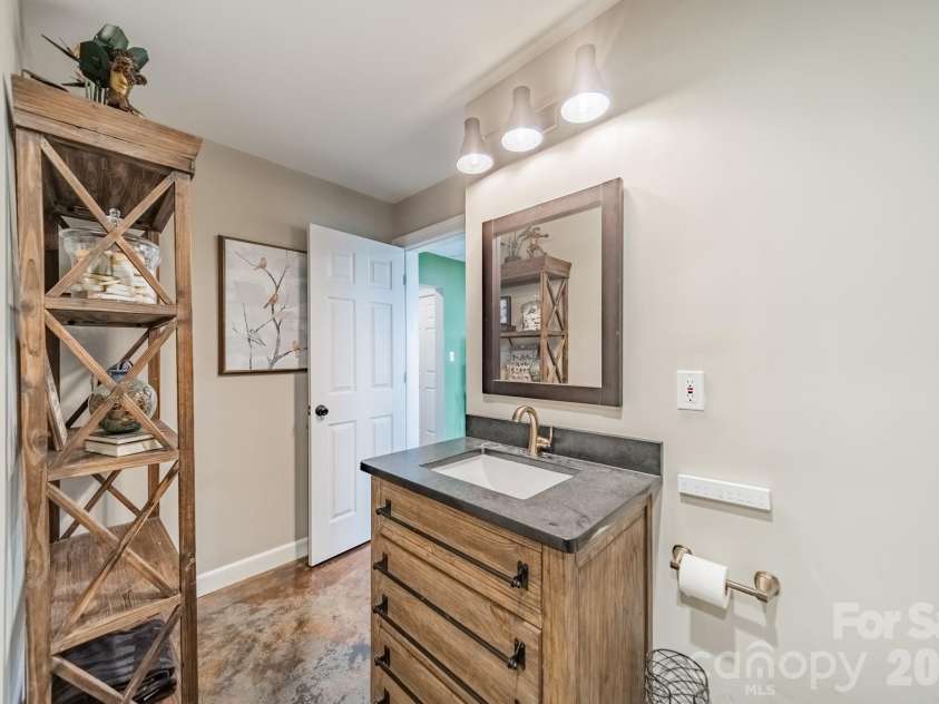 2370 Anns Loop, Liberty Hill, SC 29074.  MLS# CAR4420122, YatesRealty ID 53103. 
