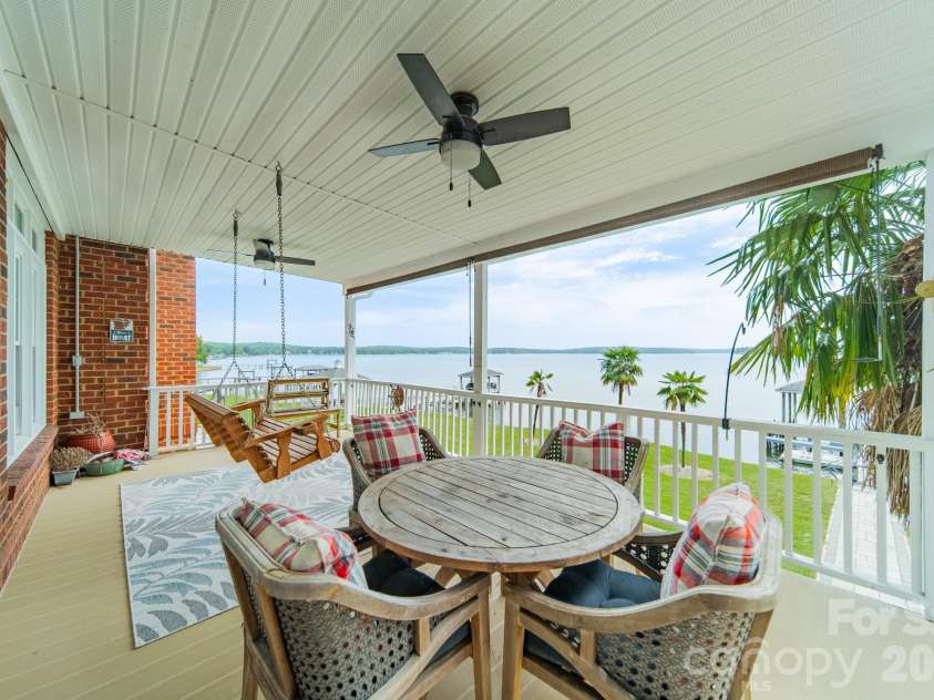 2370 Anns Loop, Liberty Hill, SC 29074.  MLS# CAR4420122, YatesRealty ID 53103. 