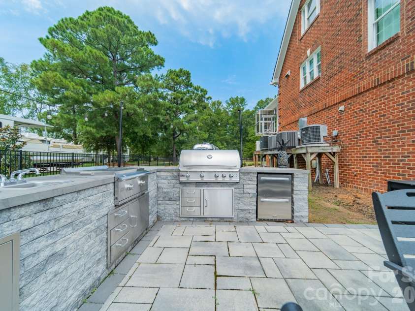 2370 Anns Loop, Liberty Hill, SC 29074.  MLS# CAR4420122, YatesRealty ID 53103. 