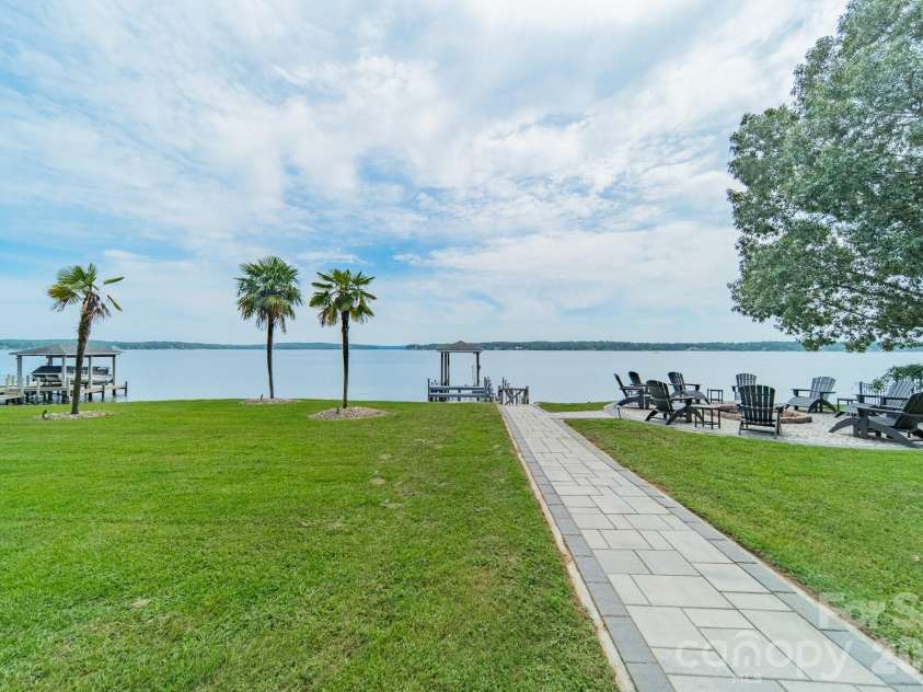 2370 Anns Loop, Liberty Hill, SC 29074.  MLS# CAR4420122, YatesRealty ID 53103. 