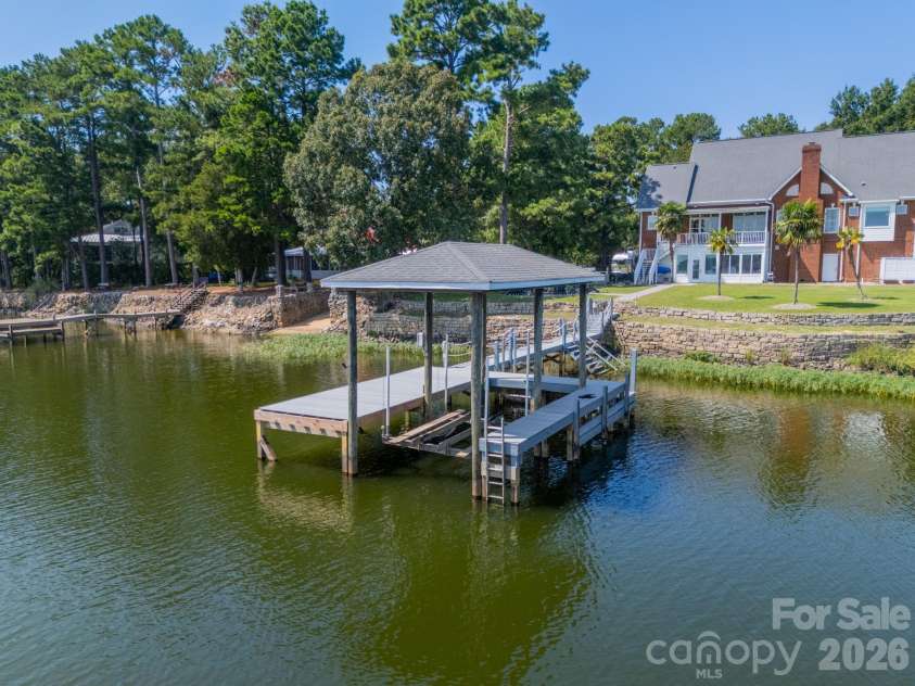 2370 Anns Loop, Liberty Hill, SC 29074.  MLS# CAR4420122, YatesRealty ID 53103. 
