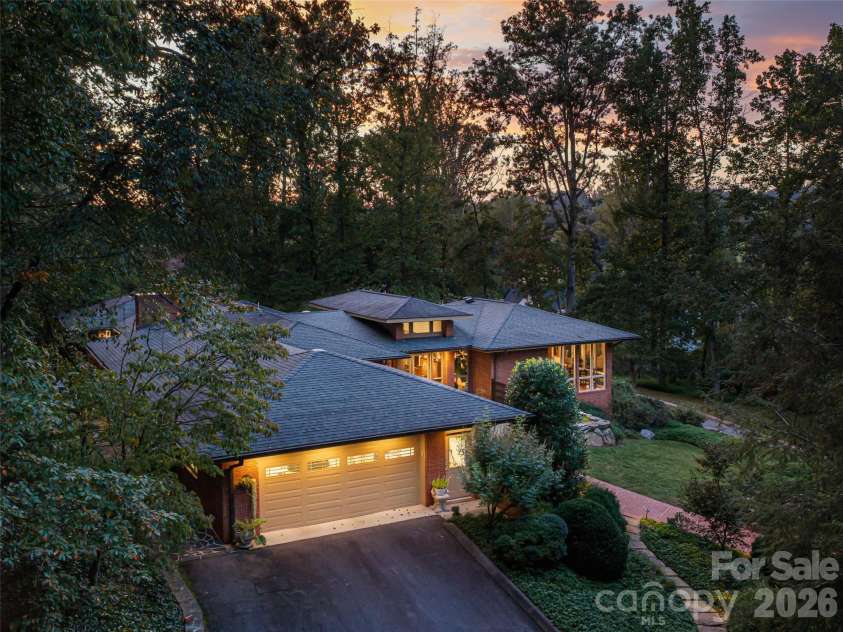 57 Stuyvesant Road, Asheville, NC 28803.  MLS# CAR4428557, YatesRealty ID 53104. 