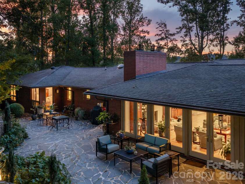 57 Stuyvesant Road, Asheville, NC 28803.  MLS# CAR4428557, YatesRealty ID 53104. 