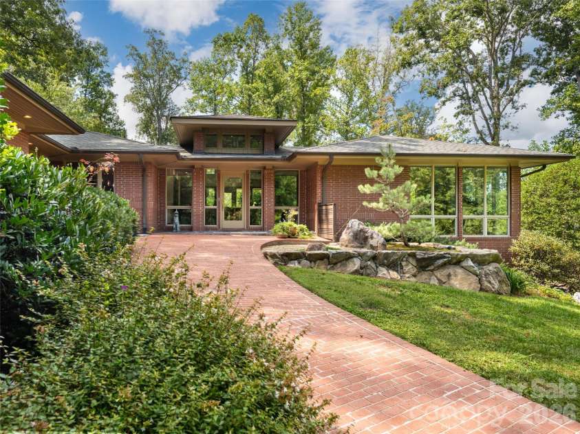 57 Stuyvesant Road, Asheville, NC 28803.  MLS# CAR4428557, YatesRealty ID 53104. 