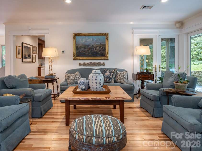 57 Stuyvesant Road, Asheville, NC 28803.  MLS# CAR4428557, YatesRealty ID 53104. 