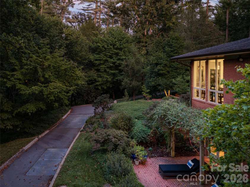 57 Stuyvesant Road, Asheville, NC 28803.  MLS# CAR4428557, YatesRealty ID 53104. 