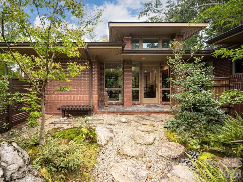 57 Stuyvesant Road, Asheville, NC 28803.  MLS# CAR4428557, YatesRealty ID 53104. 