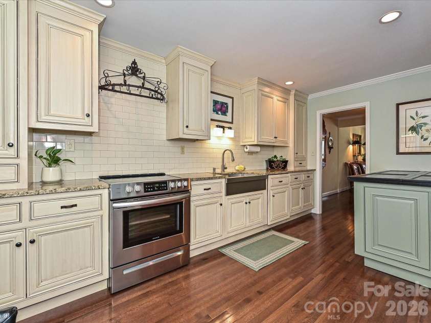 4313 Silo Lane, Charlotte, NC 28226.  MLS# CAR4428423, YatesRealty ID 53106. 