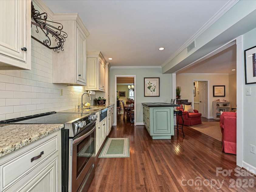 4313 Silo Lane, Charlotte, NC 28226.  MLS# CAR4428423, YatesRealty ID 53106. 